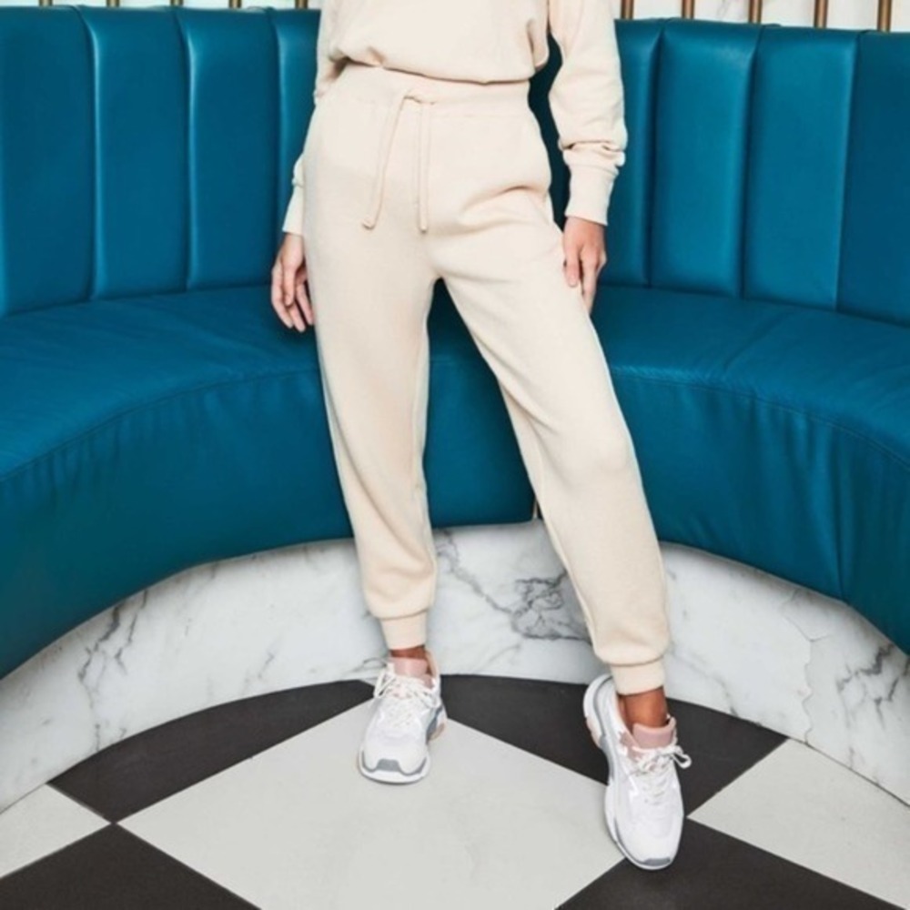 Lavish Alice Lounge Cream Beige Relaxed Jogger Pants Size 4 NWT